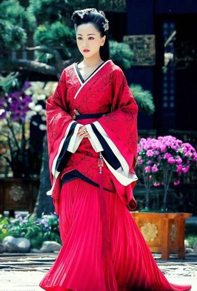 霍成君:从宠冠六宫到冷宫自缢的悲剧人生