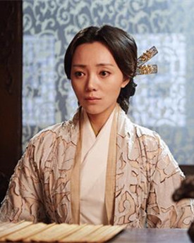 孝成许皇后为何被废黜？年长色衰又无子嗣留存