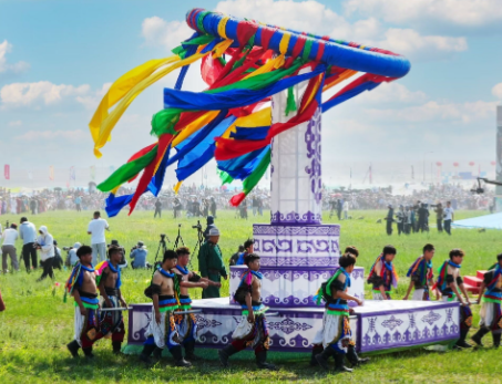 草原的狂欢与灵魂的图腾：解码“那达慕”背后的千年密码