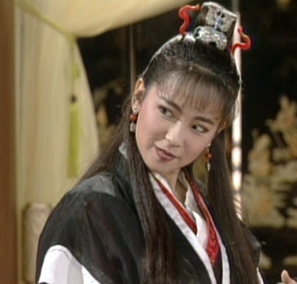 雪岭双姝的艳影与毒心：一场被美貌诅咒的荒诞剧