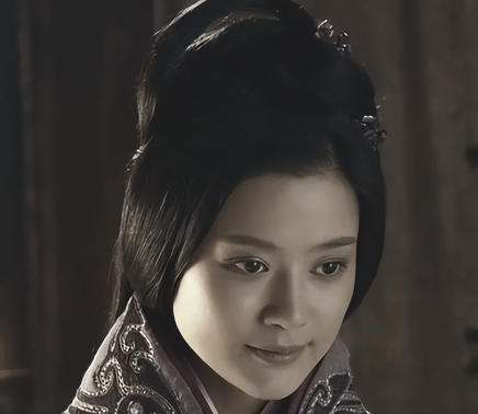 戚夫人受宠却未登后位:权力天平下的必然结局